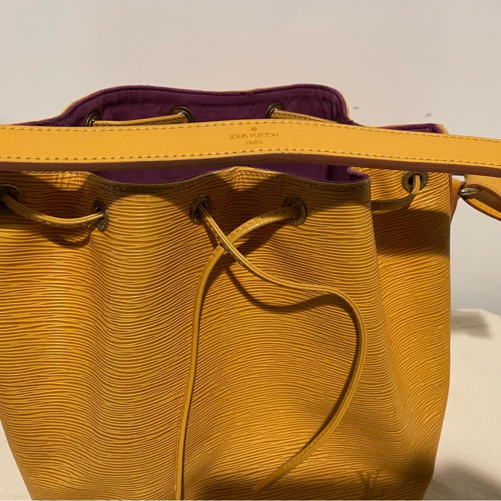 Louis Vuitton Noe Epi Yellow Crossbody and Shoulder Bucket Bag - Picture 11 of 16